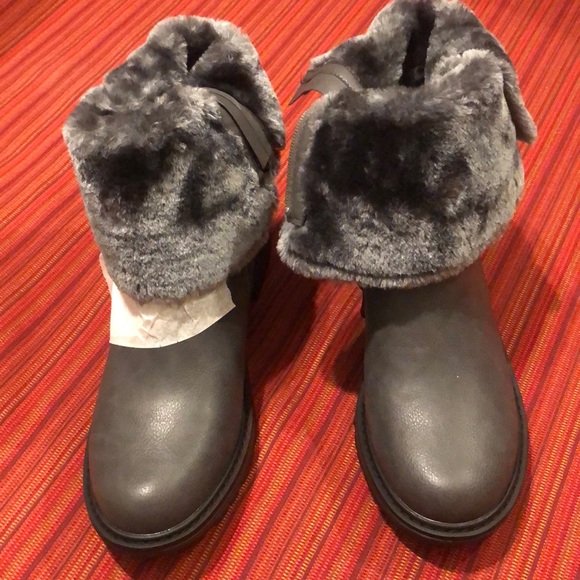 Boots - Picture 2 of 6